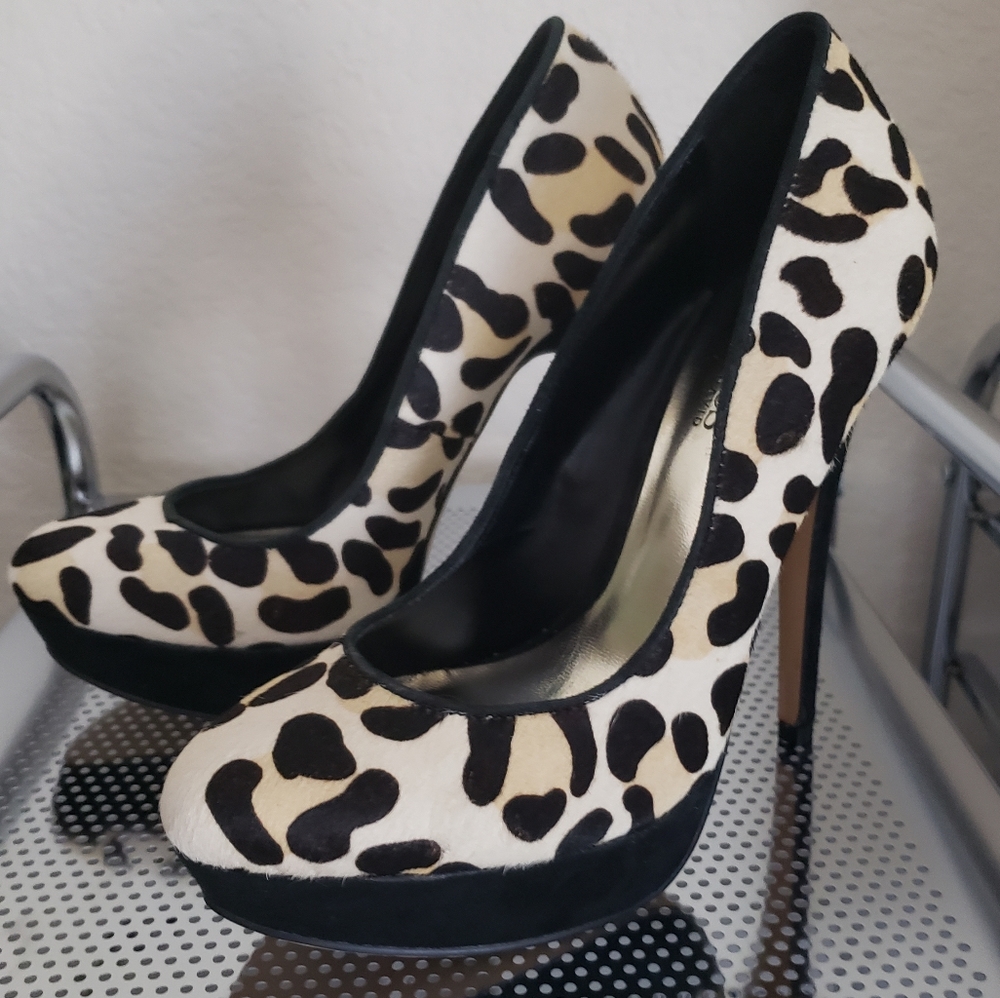 Leopard print closed toe stilettos